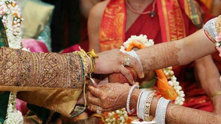 कर्नाटक में शादियों के सीजन में बढ़ी मुश्किल