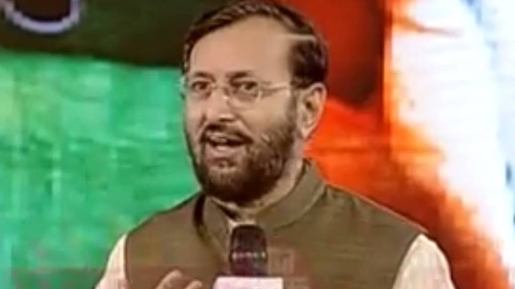 BJP बनाम विपक्ष पर क्‍या बोले जावड़ेकर और सुरजेवाला