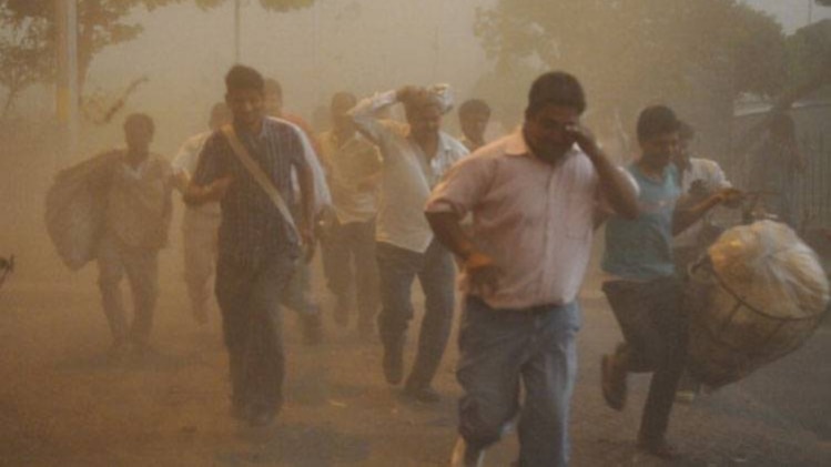 यूपी में आंधी-तूफान का 'जानलेवा' हमला