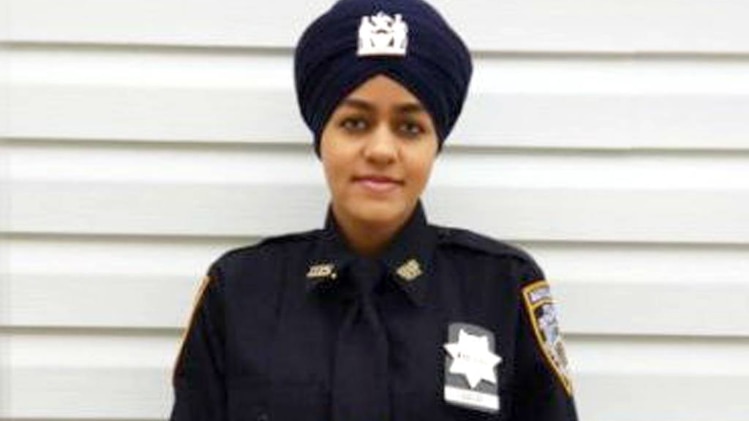 आजतक पंजाब: न्‍यूयॉर्क पुलिस में शामिल हुई पगड़ीधारी महिला अफसर