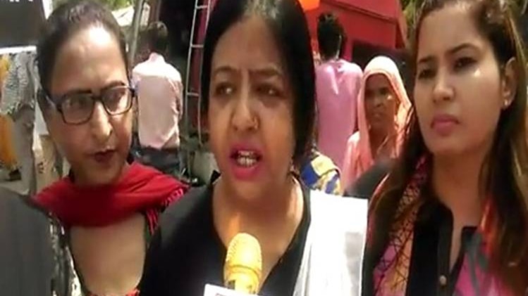 दिल्ली में पानी की किल्लत बरकरार, केजरीवाल के खिलाफ विरोध प्रदर्शन