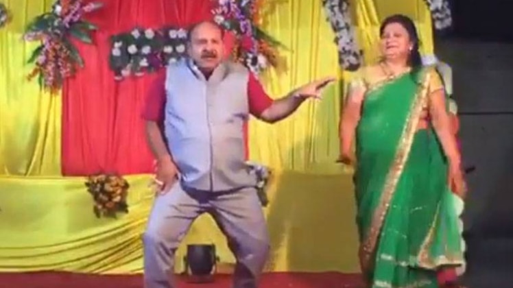 अंकल जी ने अपने मस्त डांस से इंटरनेट पर मचाया तहलका