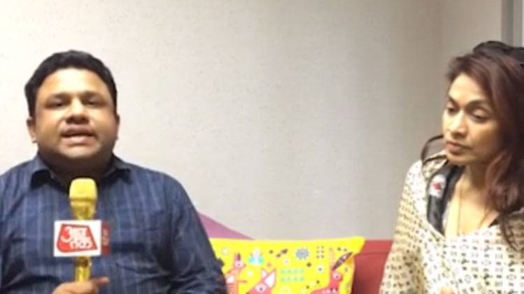 फैशन डिजाइनर आनंद जॉन एलेग्‍जेंडर भारत से अमेरिका पहुंचे