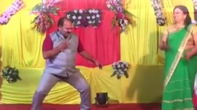 डांस हो तो 'डब्बू अंकल' जैस....