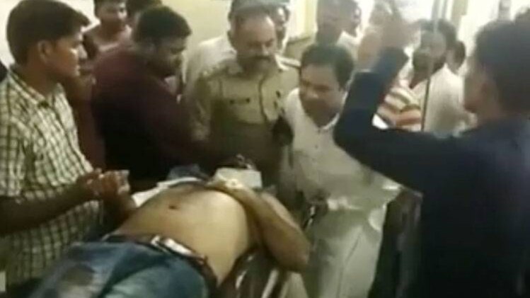 डॉक्टर कफील के भाई पर जानलेवा हमला हुआ