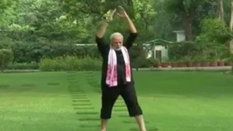 PM मोदी ने स्वीकार किया फिटनेस चैलेंज, देखें VIDEO