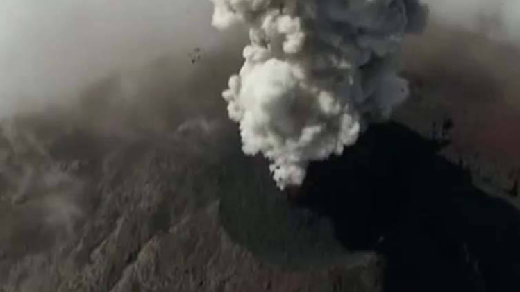 ग्वाटेमाला में मौत के शोले बरसाता ज्वालामुखी