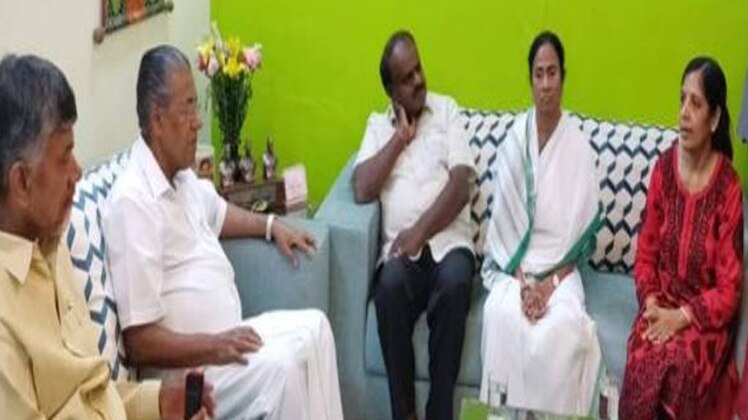 दंगल: मोदी के खिलाफ मोर्चाबंदी शुरू