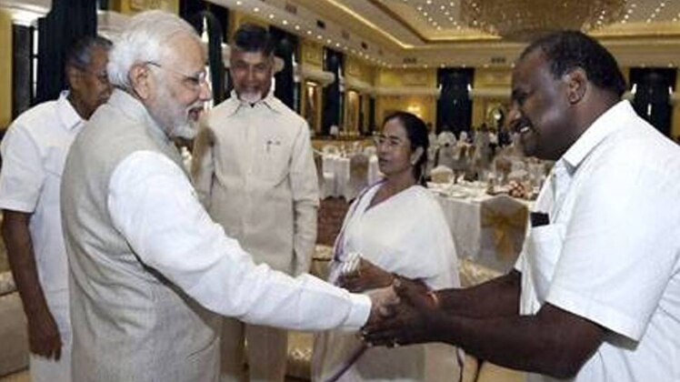 'आप' के बहाने विपक्ष की मोर्चाबंदी