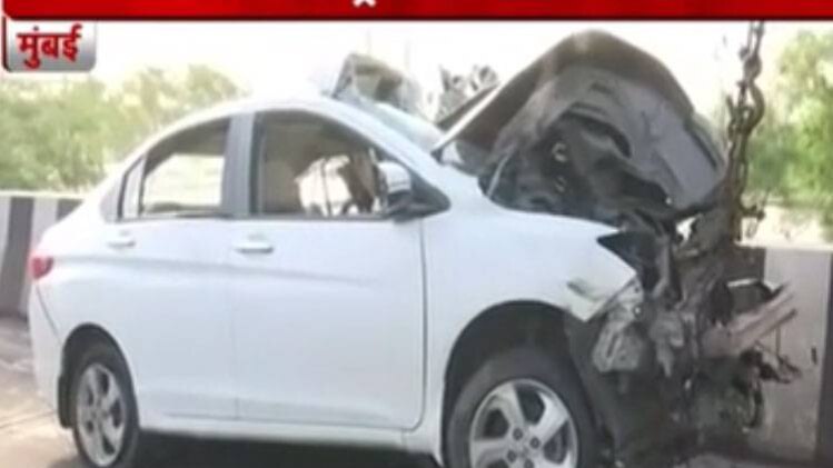 मुंबई में कार और ट्रक के बीच भीषण टक्‍कर