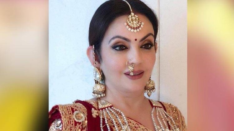 नीता अंबानी