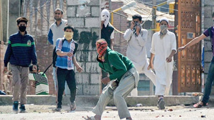 पाक ईद पर ना 'पाक' पत्थरबाजी!