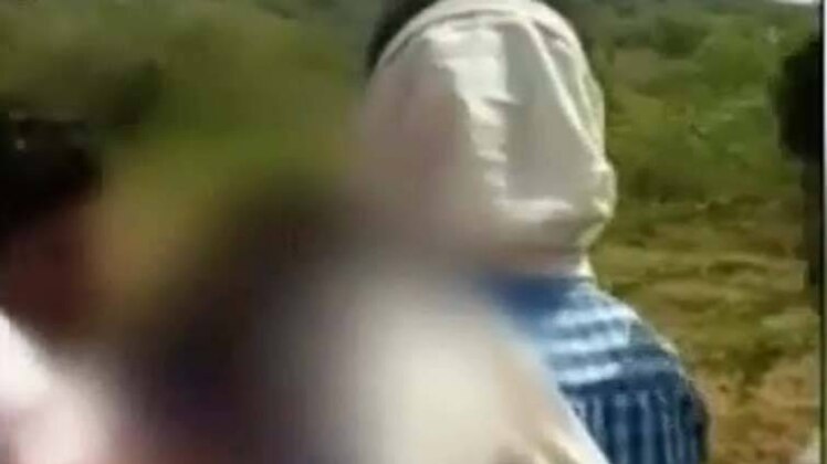 बिहार में प्रेमी जोड़े के साथ गुंडों ने की छेड़छाड़