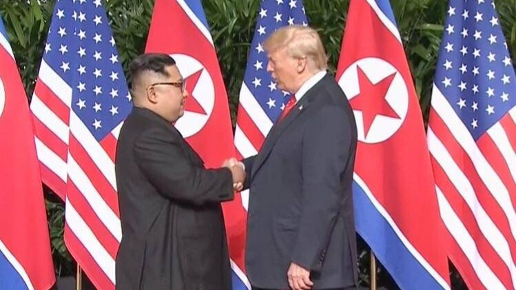 टॉप न्यूज: ट्रंप और किम ने की ऐतिहासिक मुलाकात