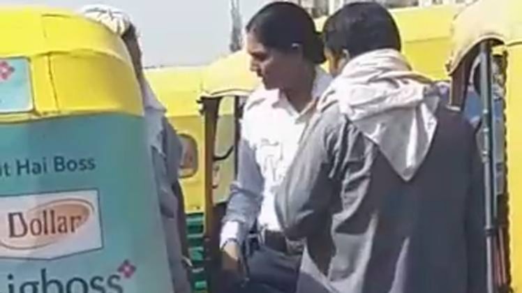 Viral Test: महिला कांस्टेबल के ऑटो ड्राइवर से पैसे वसूलने का सच!
