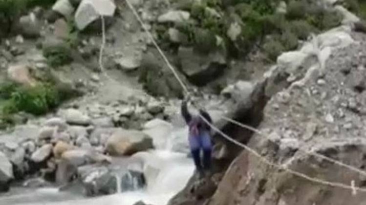 केदारनाथ यात्रियों की मदद के लिए आगे आई 'गंगा'.