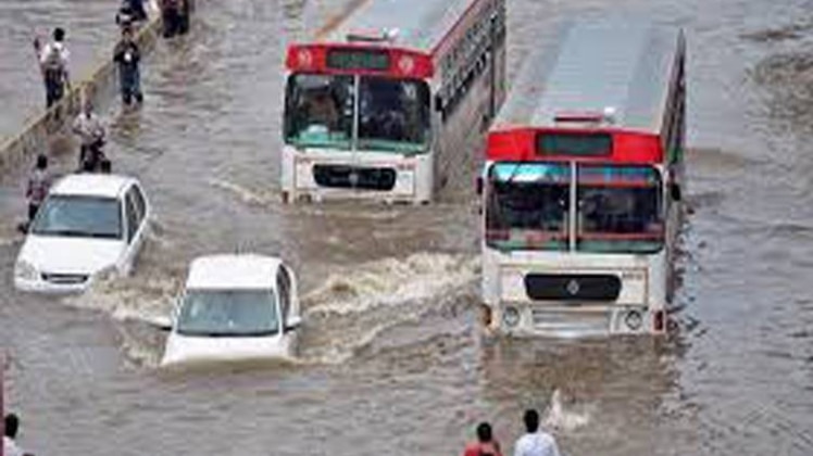 गुजरात में भारी बारिश के अलर्ट