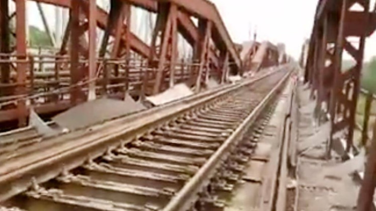 लोहे का पुल