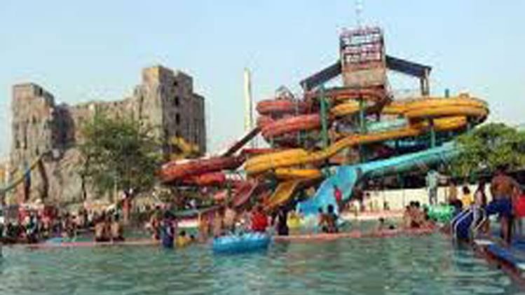 गर्मी में लेना है मजा तो जुरासिक पार्क में करें मस्ती