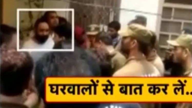 पाकिस्तान में सिख पुलिसकर्मी को पीटा गया