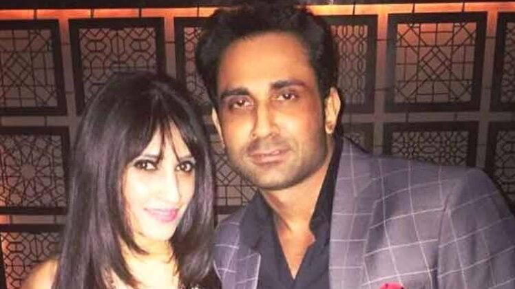 क्या पति के टॉर्चर ने ली एयरहोस्टेस की जान?