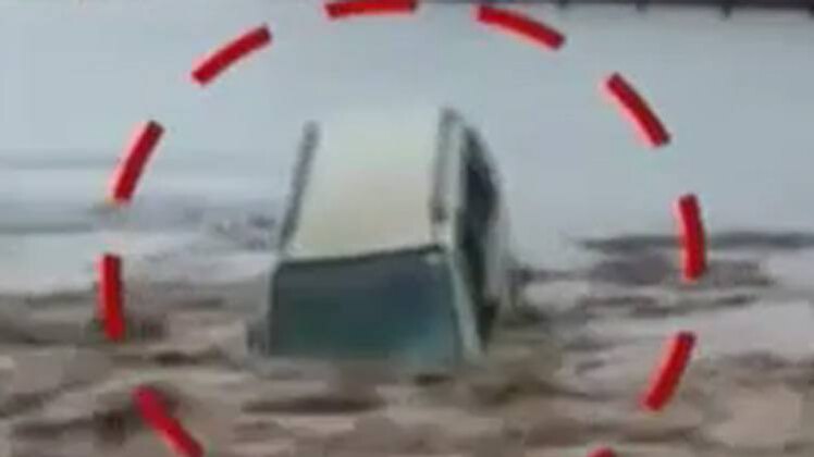 जब हरिद्वार में गंगा की लहरों में बह गई कार