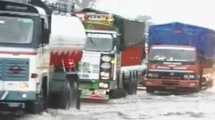 बारिश से मुश्किल में क्यों डूब जाता है हिंदुस्तान?