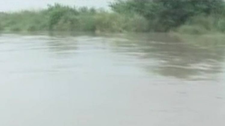 दिल्ली: यमुना में उफान, खतरे का अनुमान!