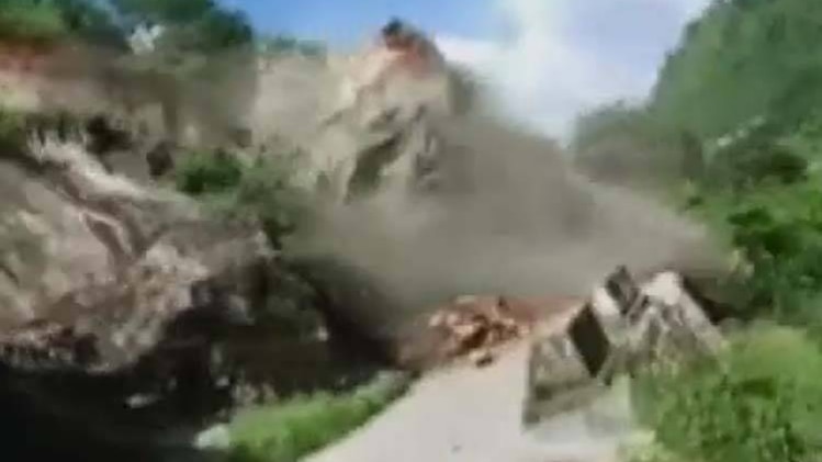 बड़ी खबरें: उत्तराखंड में भूस्खलन का कहर जारी