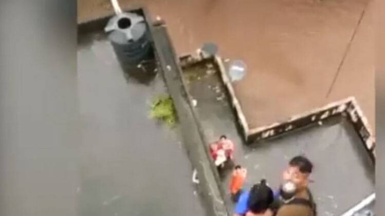 केरल में भारतीय वायुसेना का ऑपरेशन 'करुणा'