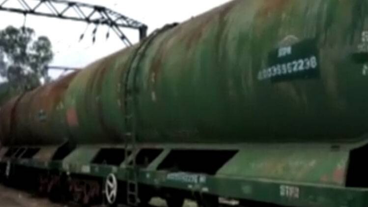 केरल के लिए पुणे से रवाना हुए पानी से भरे टैंकर