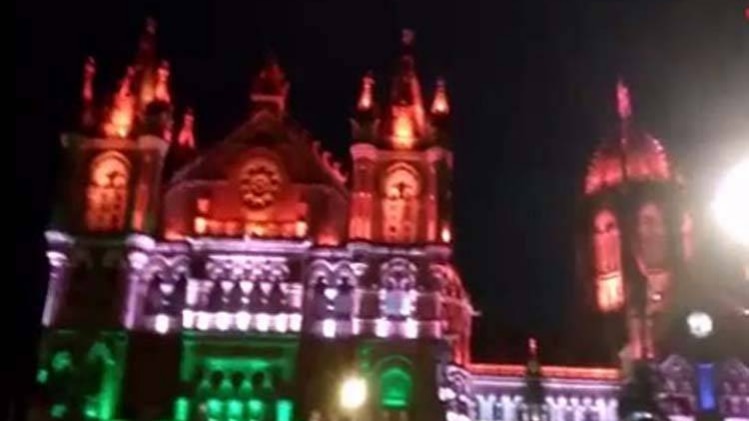 मुंबई: तिरंगे के रंग से रौशन हुआ BMC हेडक्वार्टर