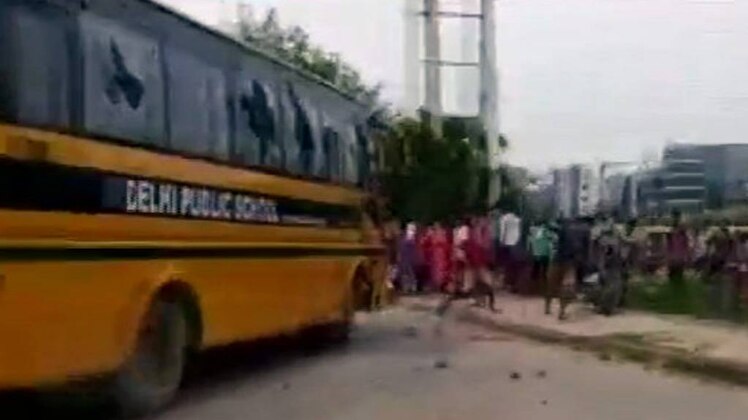 डीपीएस की स्कूल बस से कुचले गए पति-पत्नी