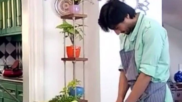 आदित्य बने शेफ