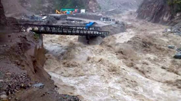 मैदान से पहाड़ तक तबाही