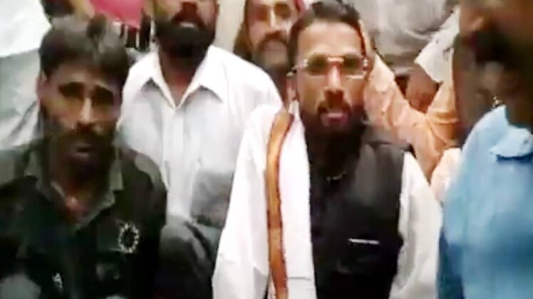 अंतिम सफर पर अटल