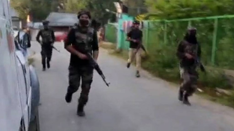 जम्मू कश्मीर के सोपोर दो आतंकवादी ढेर