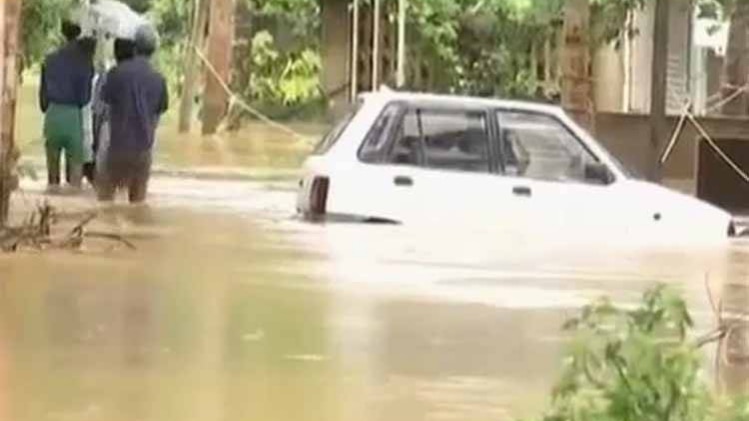 केरल में बाढ़ और बारिश से आफत में जान!