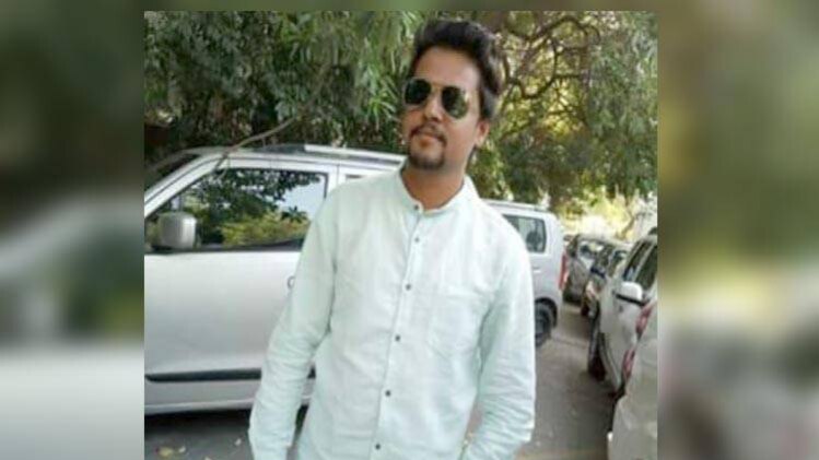 गर्लफ्रेंड की हुई सगाई तो घर में घुसकर मार दी गोली