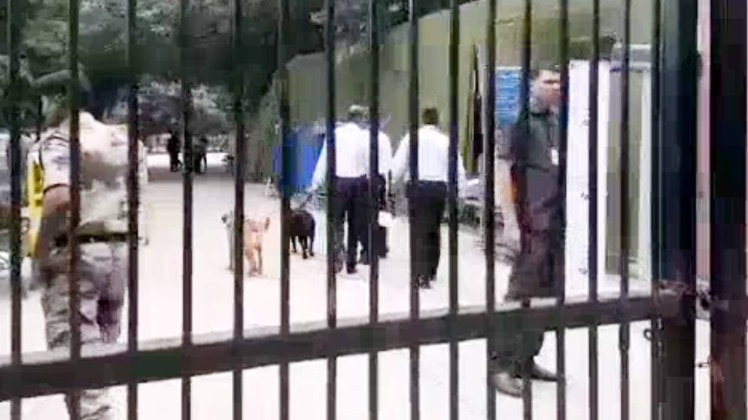 अंतिम सफर पर अटल