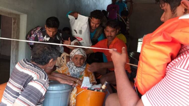 बाढ़ पीड़ित