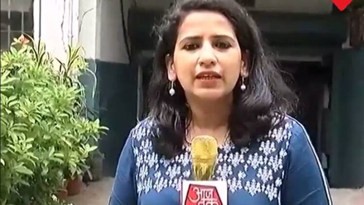 अाजतक संवाददाता मनोज्ञा लोइवाल