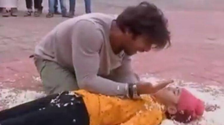 कुल्फी कुमार बाजेवाला का एक दृश्य