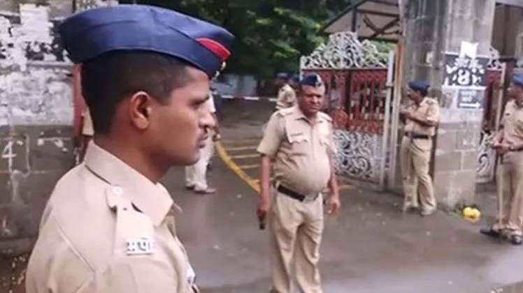दाभोलकर हत्याकांड के आरोपी की कोर्ट में पेशी, पुलिसबल तैनात