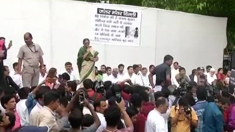 दिल्ली पहुंची मुजफ्फरपुर कांड की आग