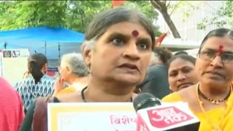 अर्बन नक्सल बताकर मानवाधिकार कार्यकर्ताओं की गिरफ्तारी पर सवाल