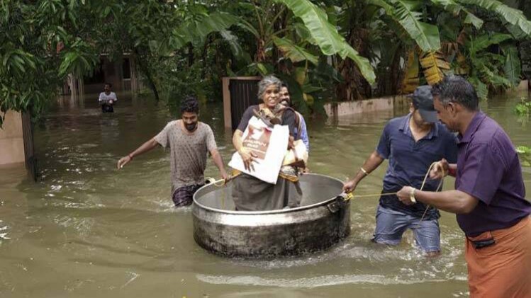 केरल में बाढ़ का कहर, अबतक 357 लोगों की मौत