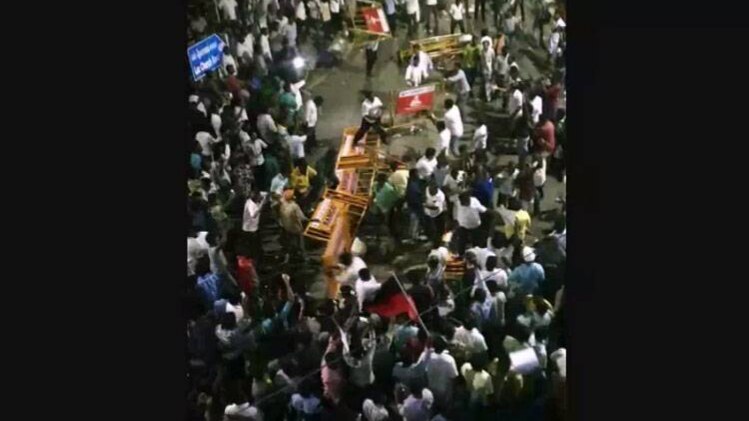 समर्थकों ने जमकर मचाया उत्पात