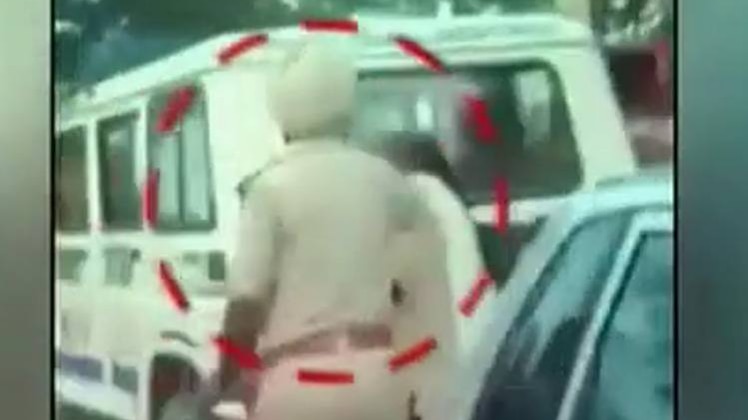 देखिए पुलिस का 'पीट दो' चैलेंज!