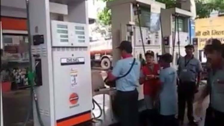 बड़ी खबरें: आज फिर बढ़ें पेट्रोल-डीजल के दाम